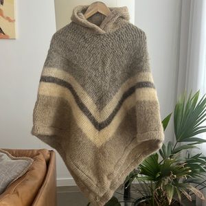 Alafoss Icewool 100% Pure New Wool Knit Poncho